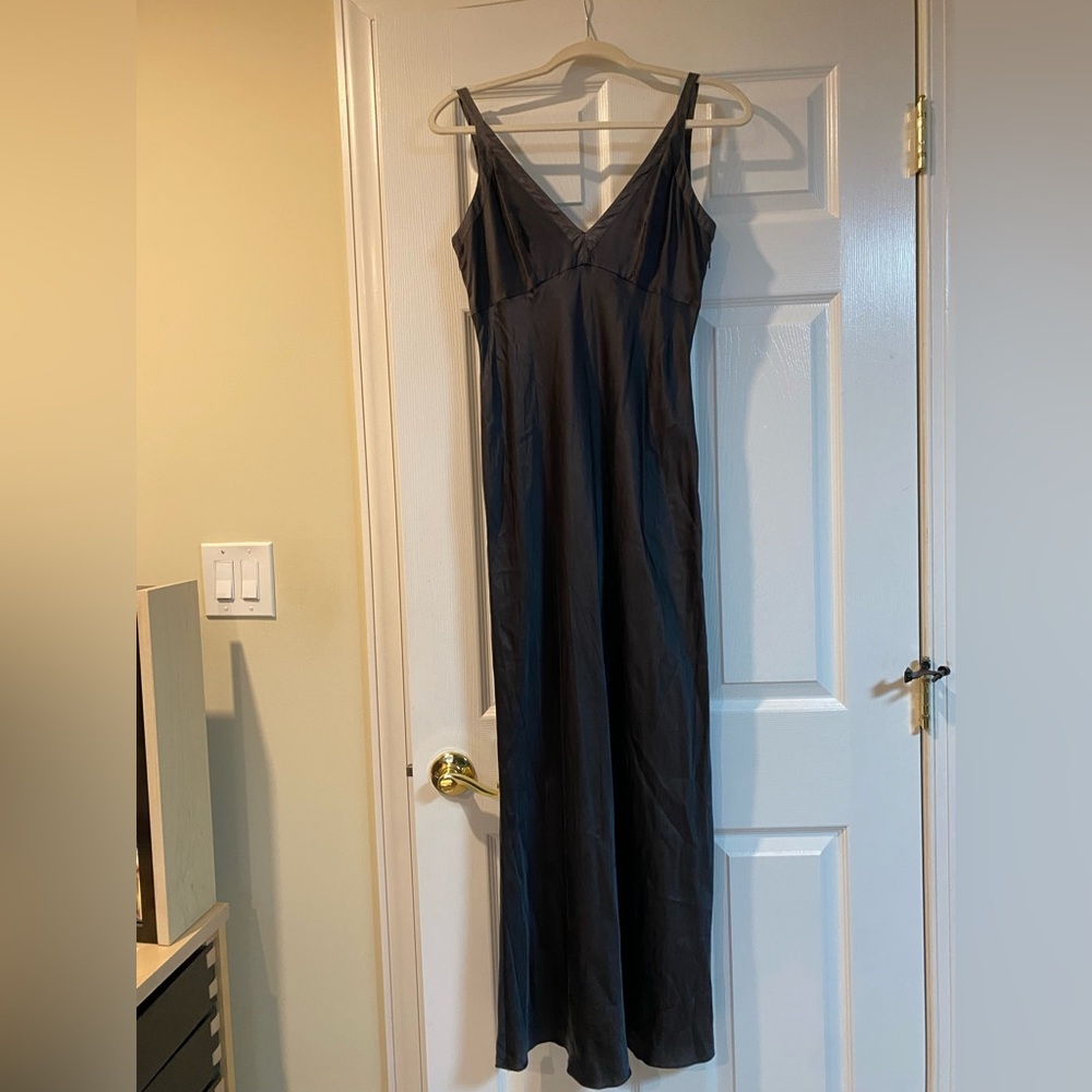 Gorgeous 100% SILK slip dress gunmetal gray Banana Republic